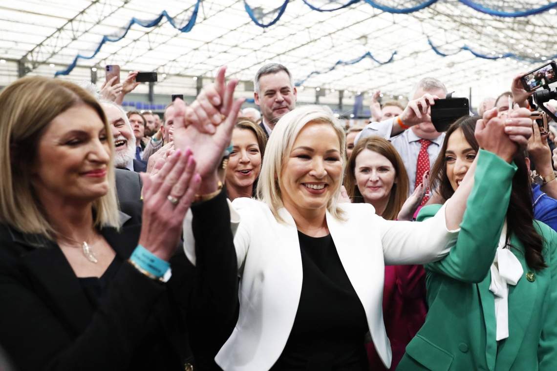 Michelle O'Neill désormais première cheffe du gouvernement en Irlande du Nord
